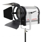 Falcon Eyes CLL-3000TDX lampe LED bi-color dimmable 300W avec DMX512 et focus réglable sur 230V